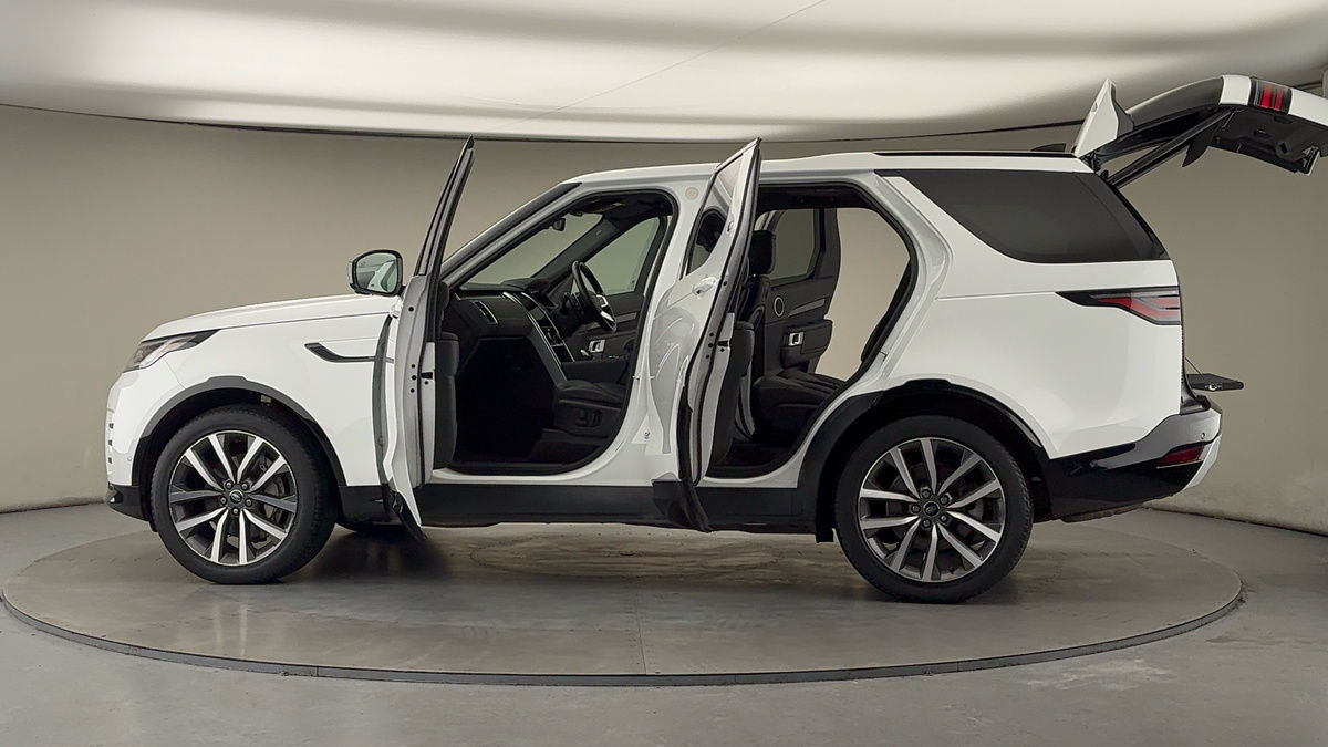 More views of Land Rover Discovery