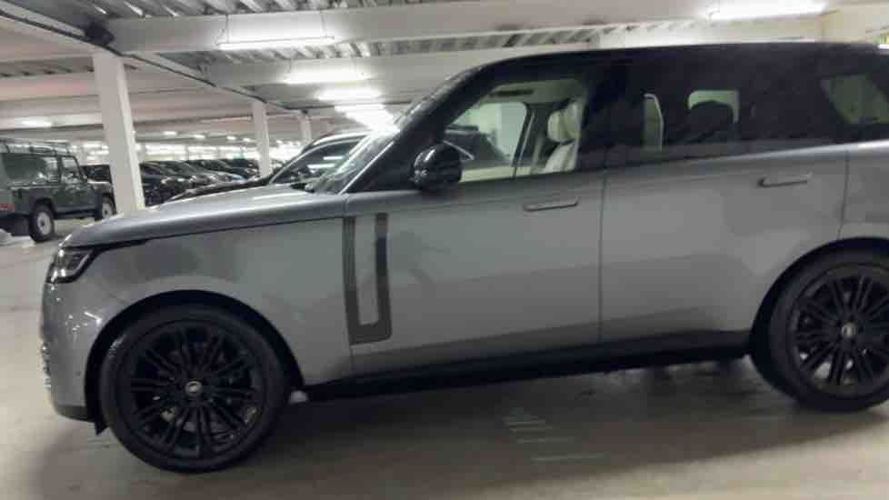 More views of Land Rover Range Rover