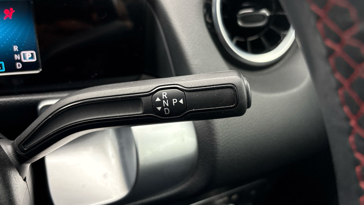 Mercedes-Benz GLB Image 6