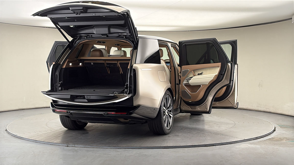 More views of Land Rover Range Rover