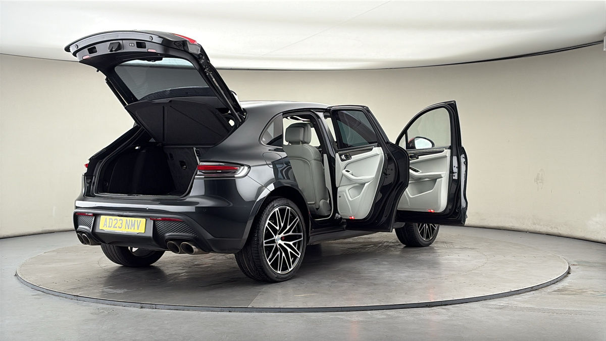 More views of Porsche Macan