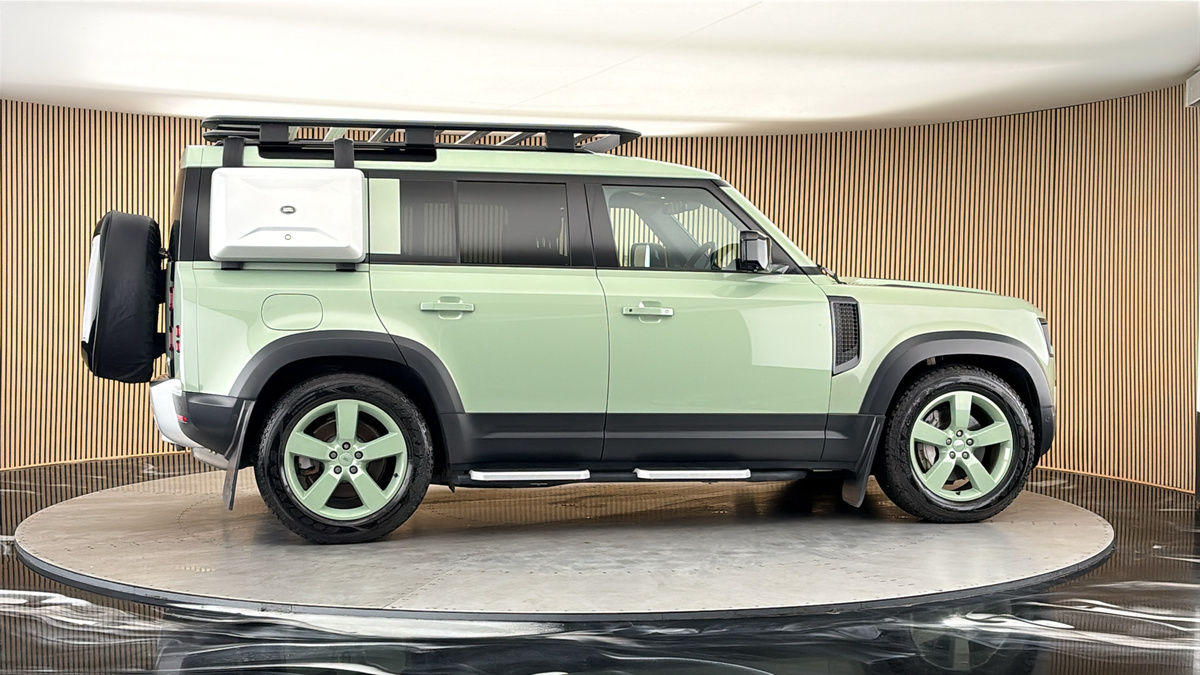 More views of Land Rover Defender 110