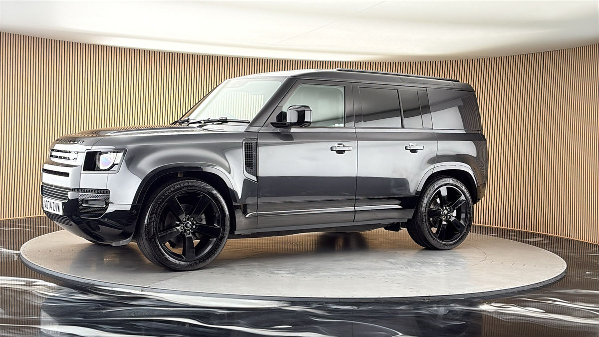 More views of Land Rover Defender 110