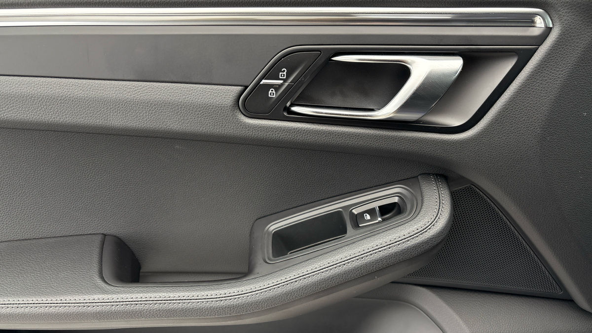 Porsche Macan Image 19