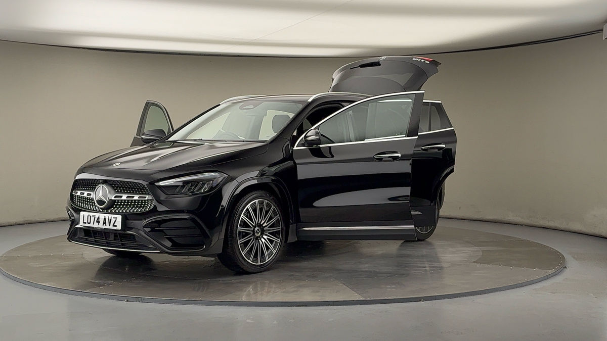 More views of Mercedes-Benz GLA