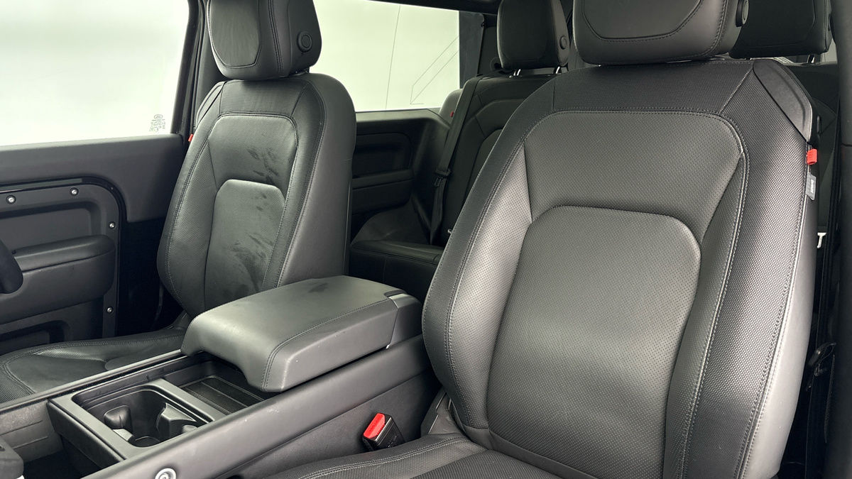 Land Rover Defender 90 Image 7