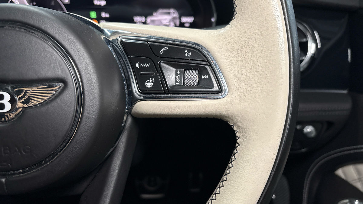 Bentley Bentayga Image 14