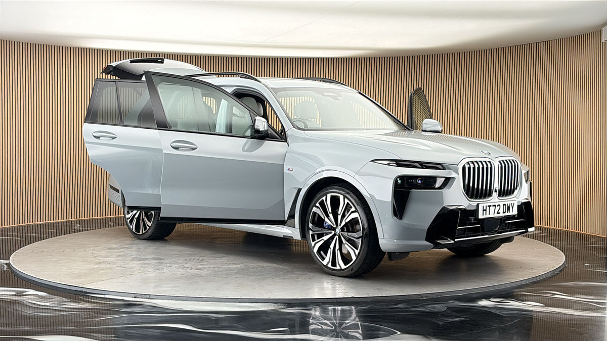More views of BMW X7
