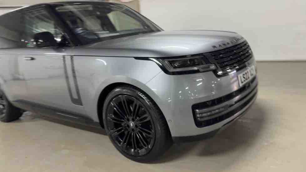 More views of Land Rover Range Rover