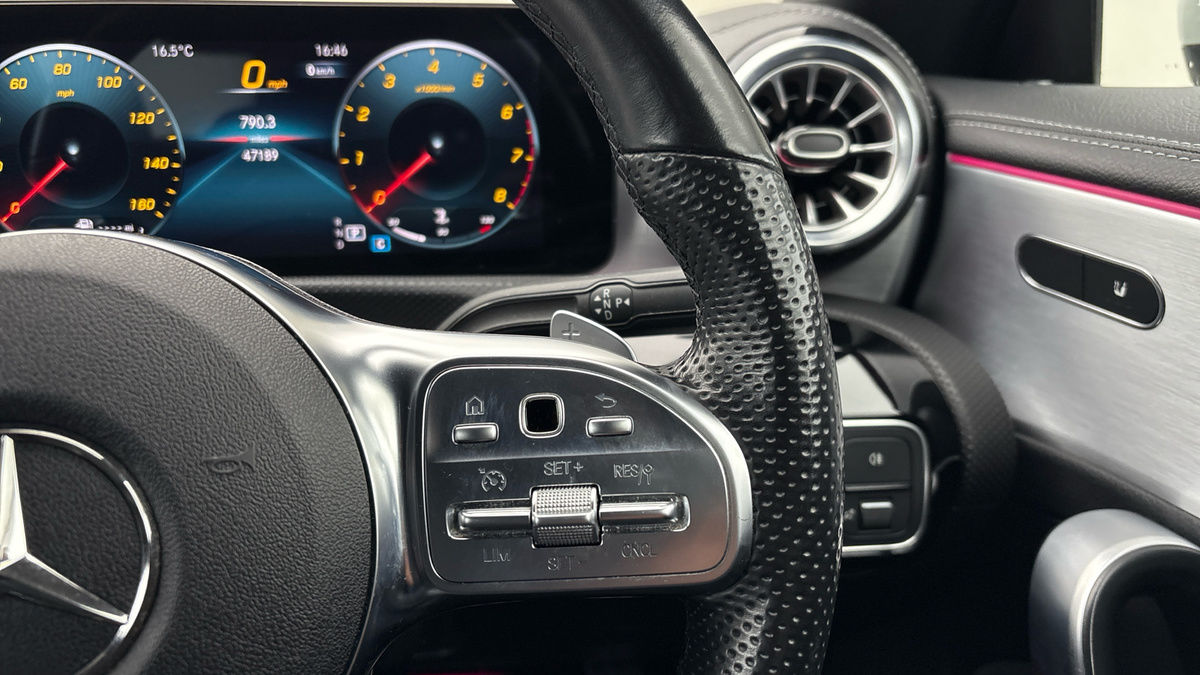 Mercedes-Benz CLA Image 14