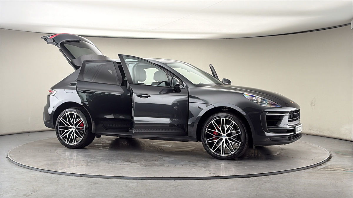 More views of Porsche Macan