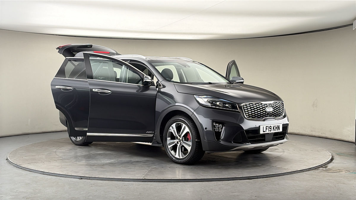 More views of Kia Sorento