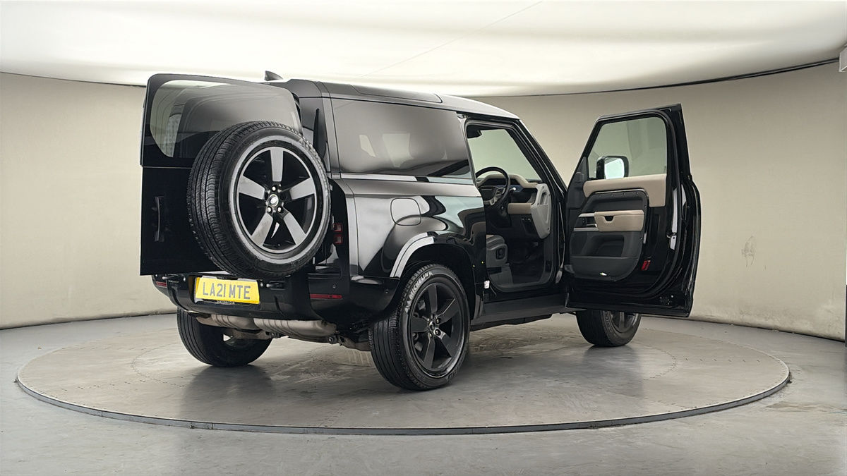 More views of Land Rover Defender 90