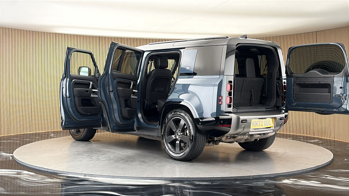 More views of Land Rover Defender 110