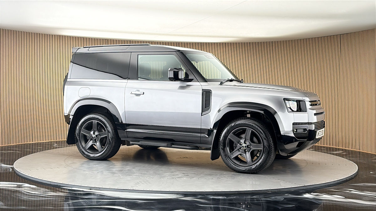 More views of Land Rover Defender 90
