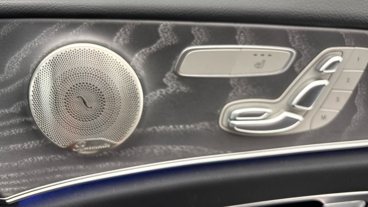 Mercedes-Benz E Class Image 28