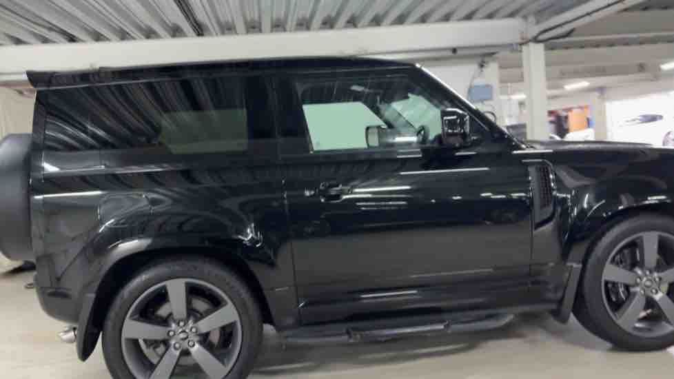 More views of Land Rover Defender 90