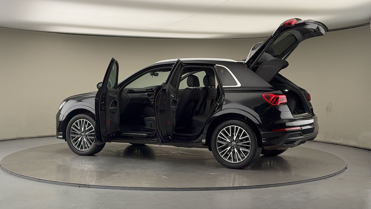 More views of Audi Q3