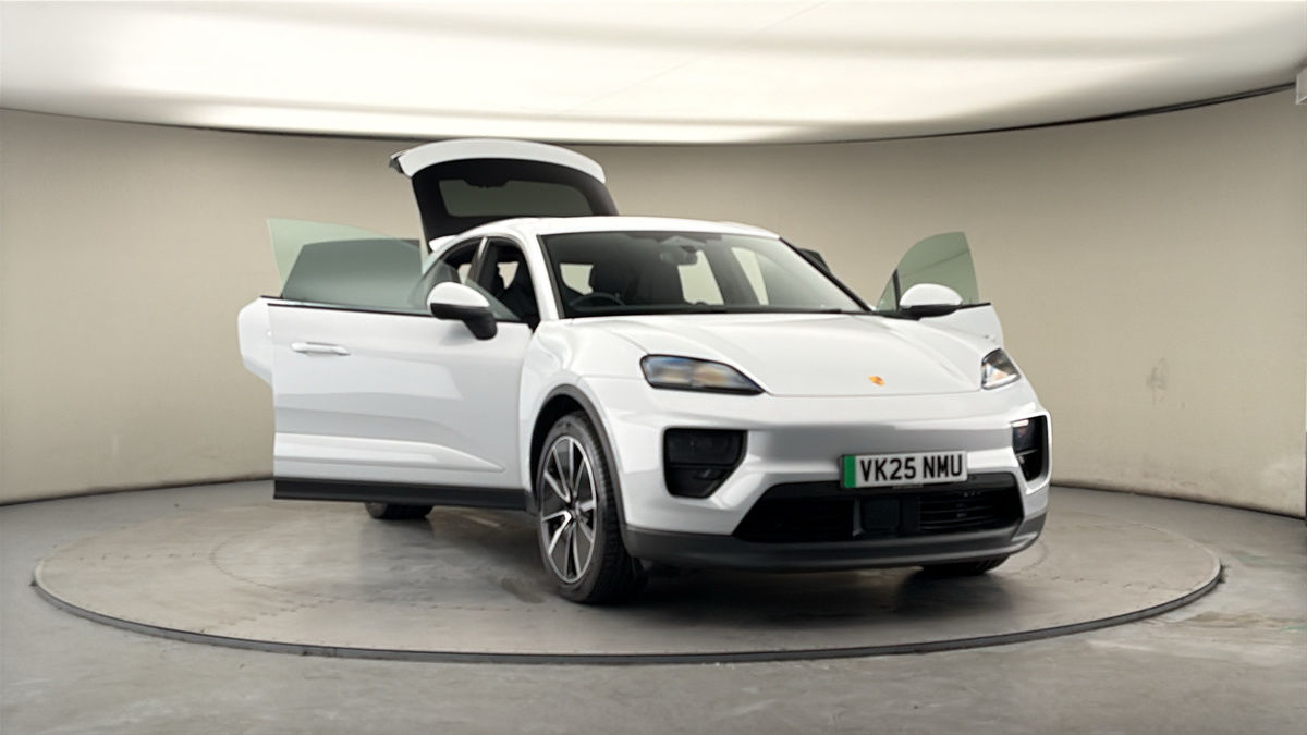 More views of Porsche Macan