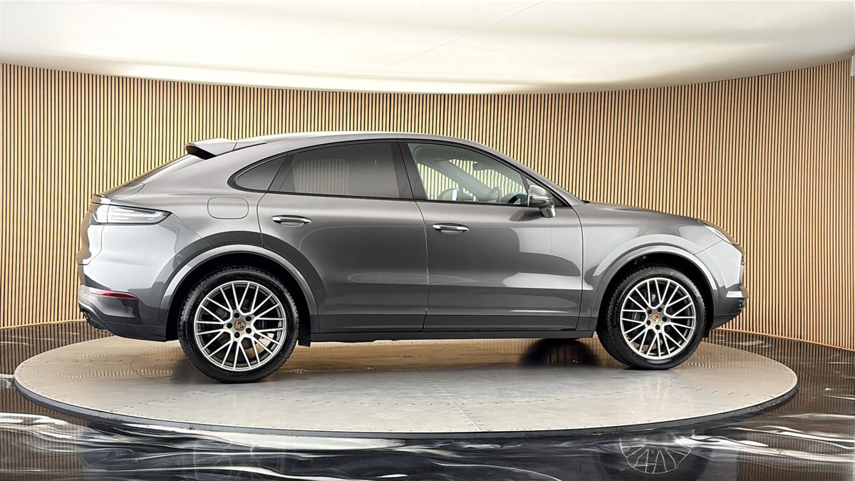 More views of Porsche Cayenne