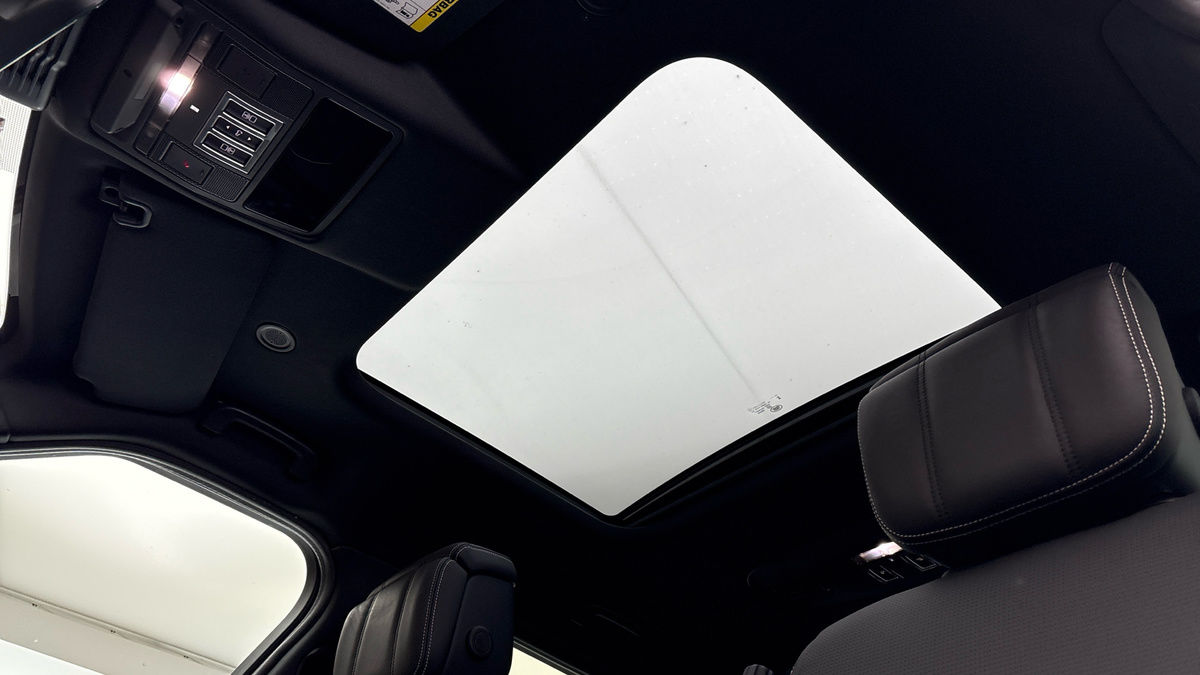 Land Rover Discovery Image 6