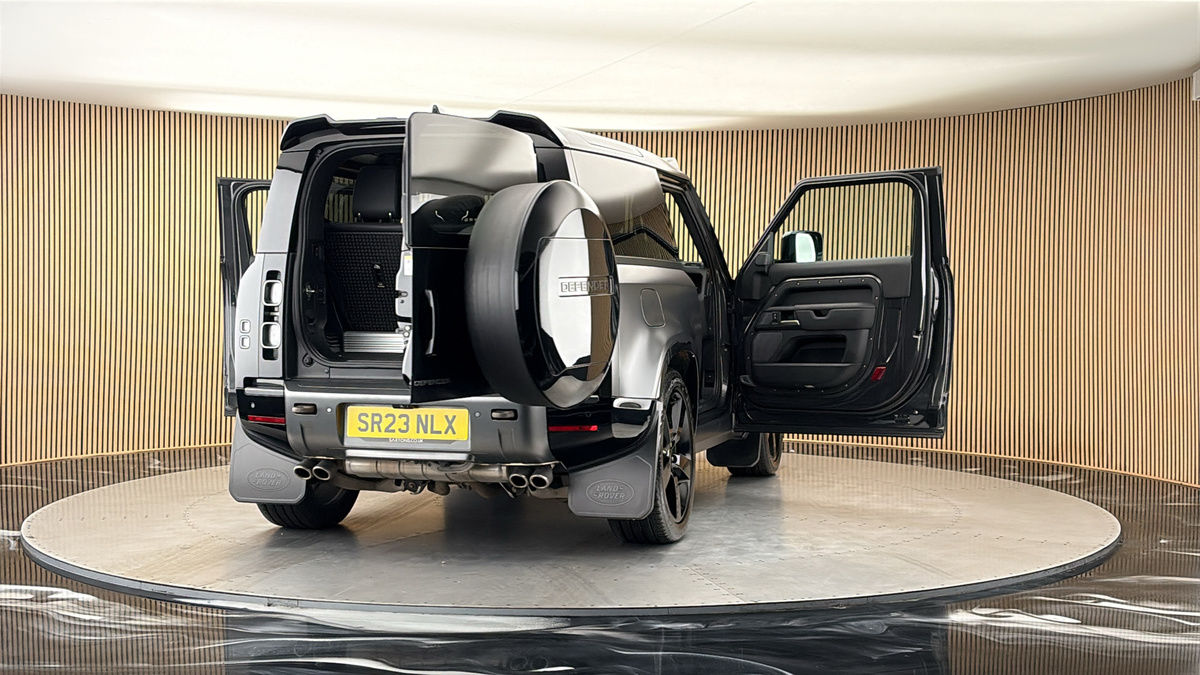 More views of Land Rover Defender 90