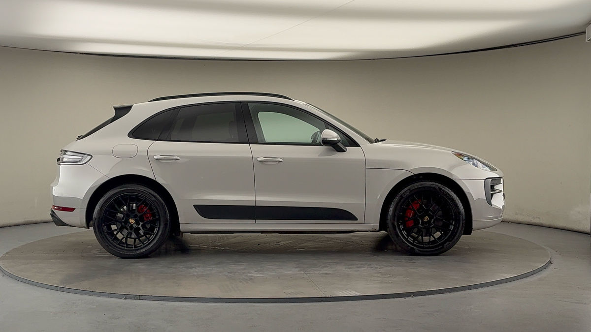 Porsche Macan Image 16
