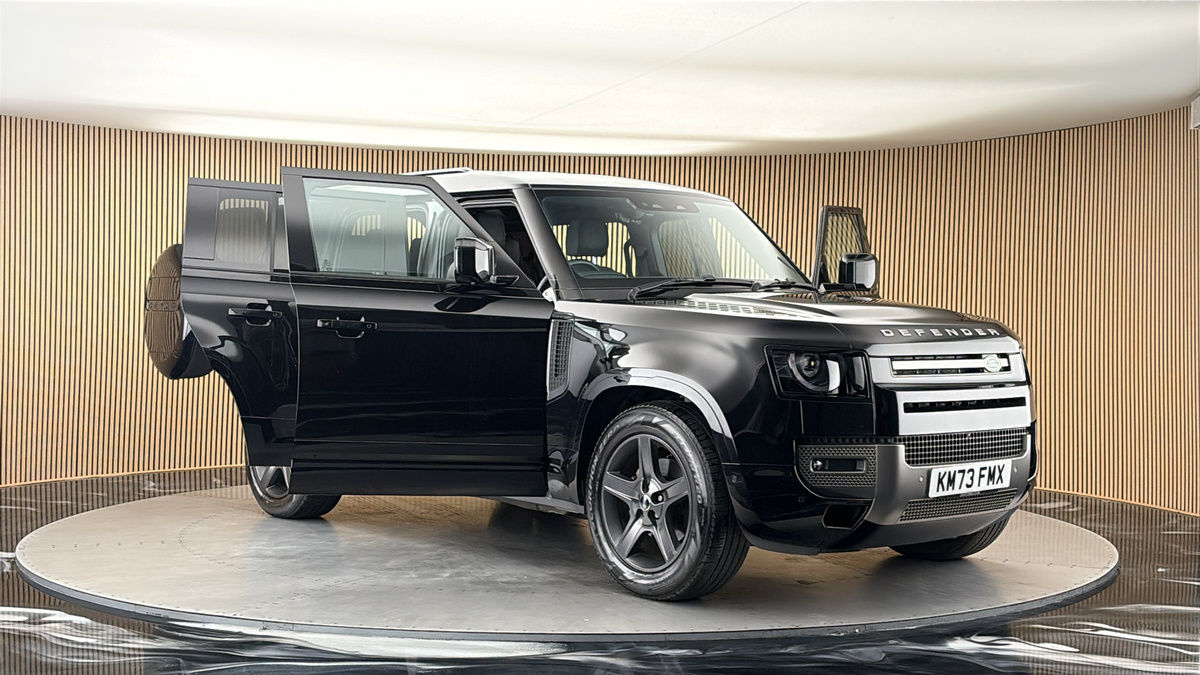More views of Land Rover Defender 110