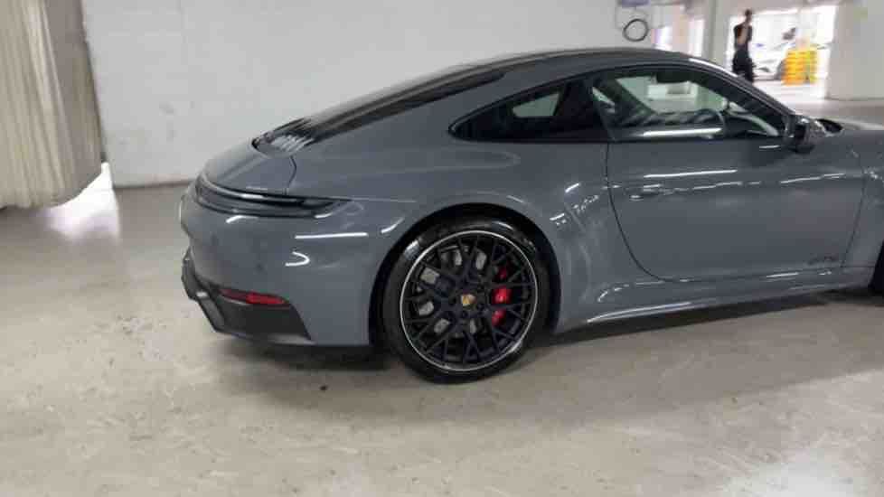 More views of Porsche 911