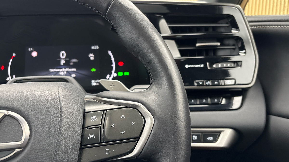 Lexus RX Image 14