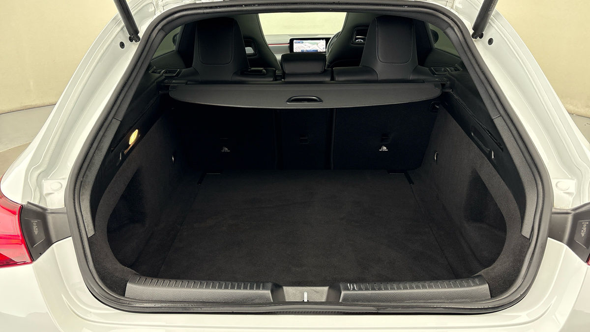 Mercedes-Benz CLA Image 11