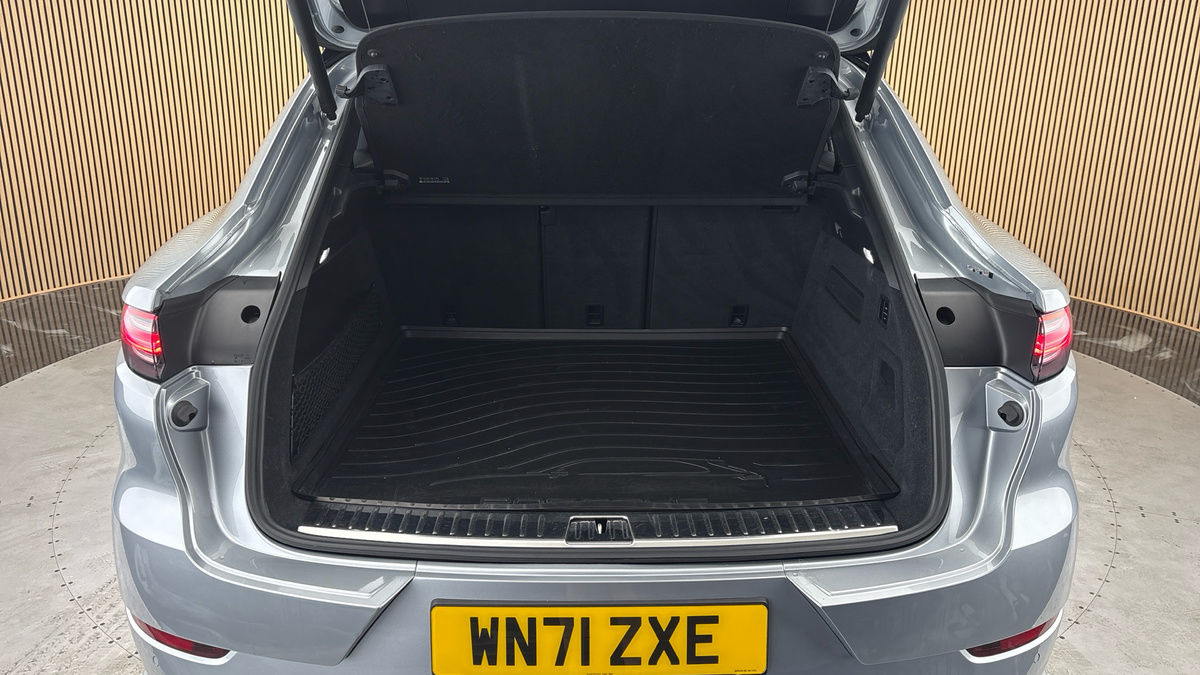 Porsche Cayenne Image 11
