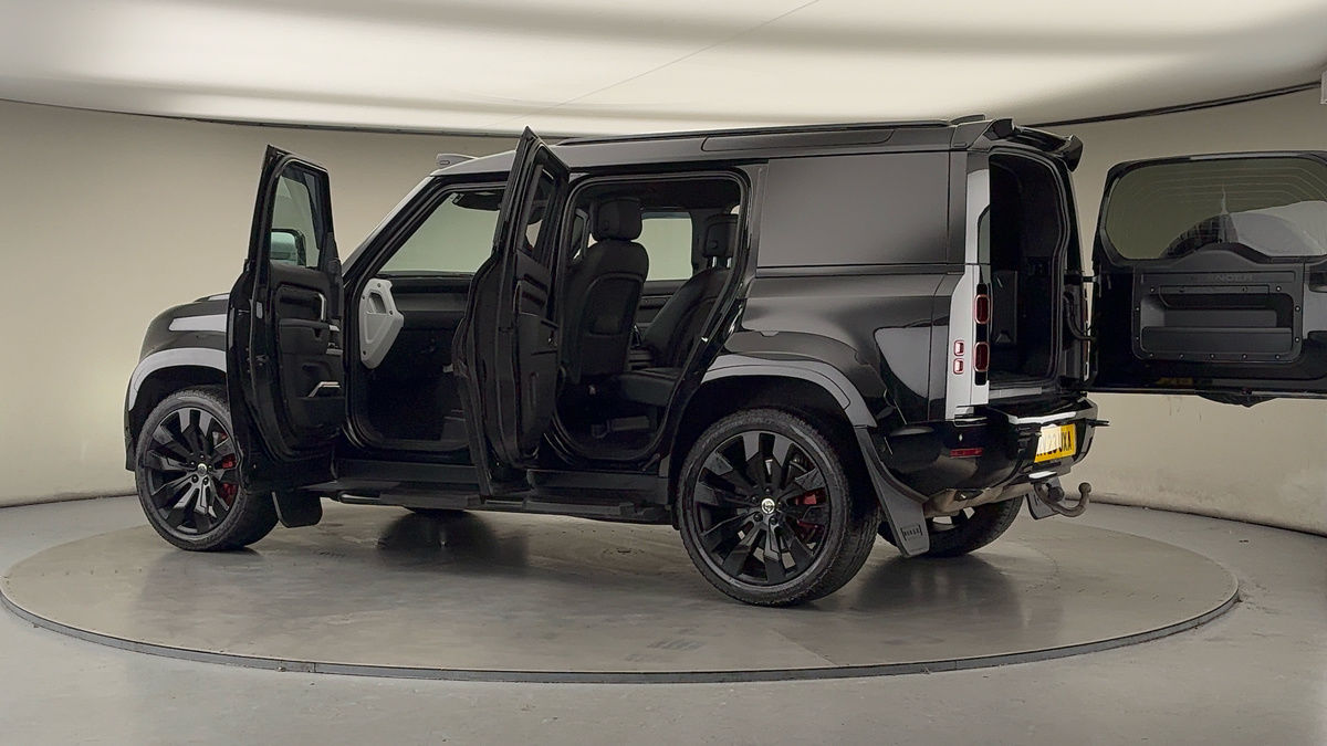 More views of Land Rover Defender 110