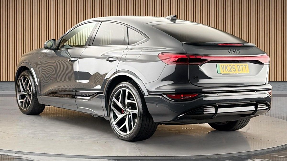Audi Q6 e-tron Image 2