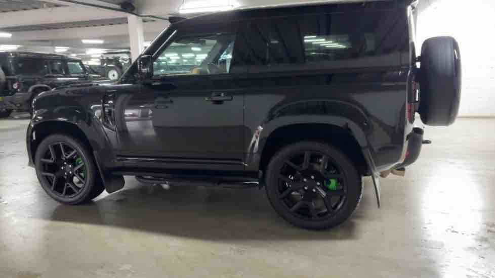 More views of Land Rover Defender 90