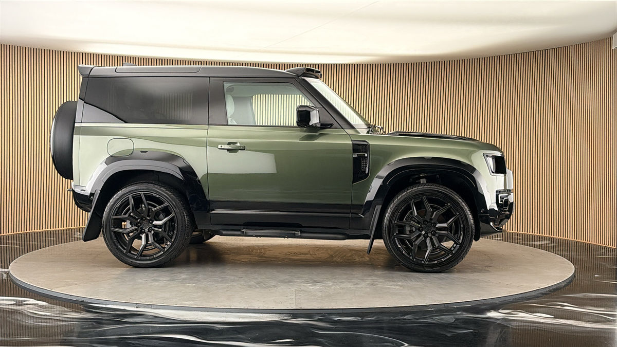 More views of Land Rover Defender 90