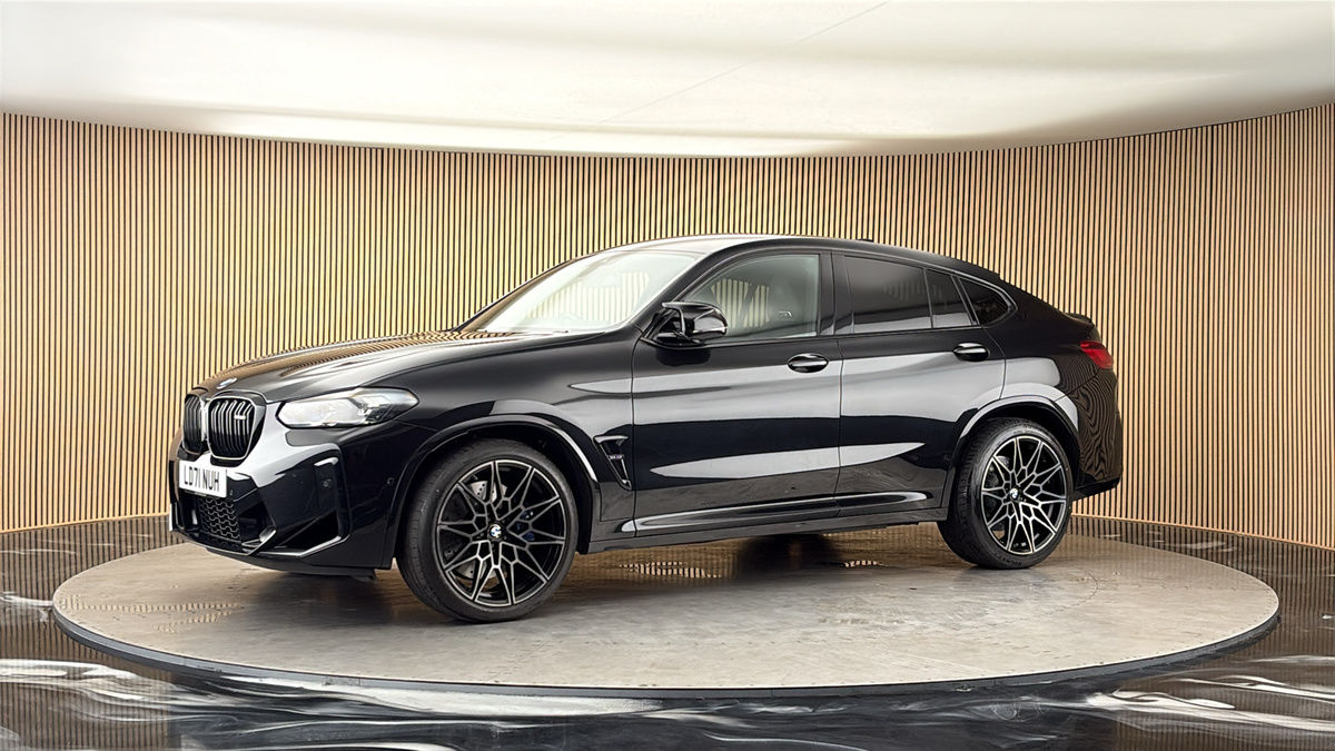 More views of BMW X4 M