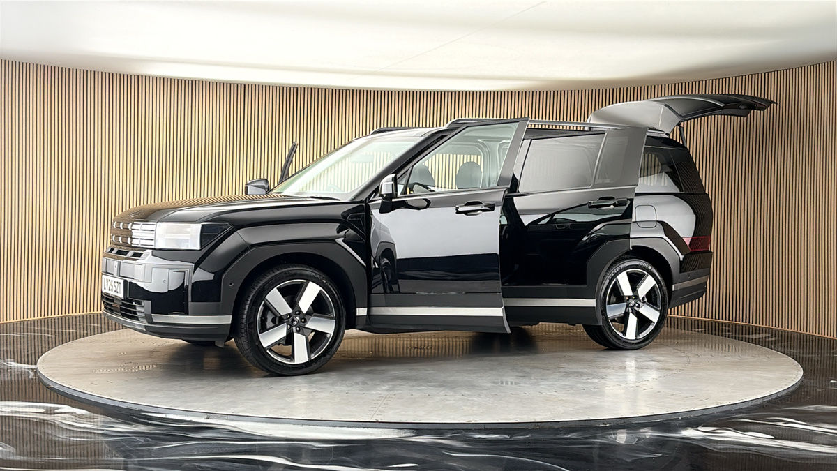 More views of Hyundai Santa Fe