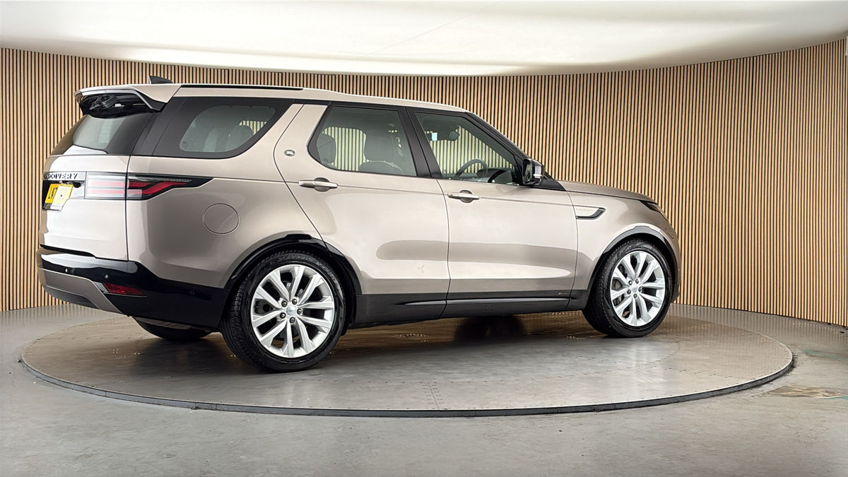 More views of Land Rover Discovery
