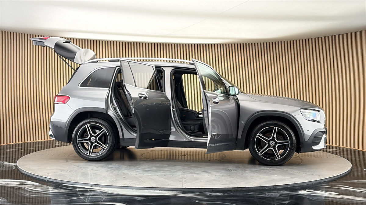 More views of Mercedes-Benz GLB