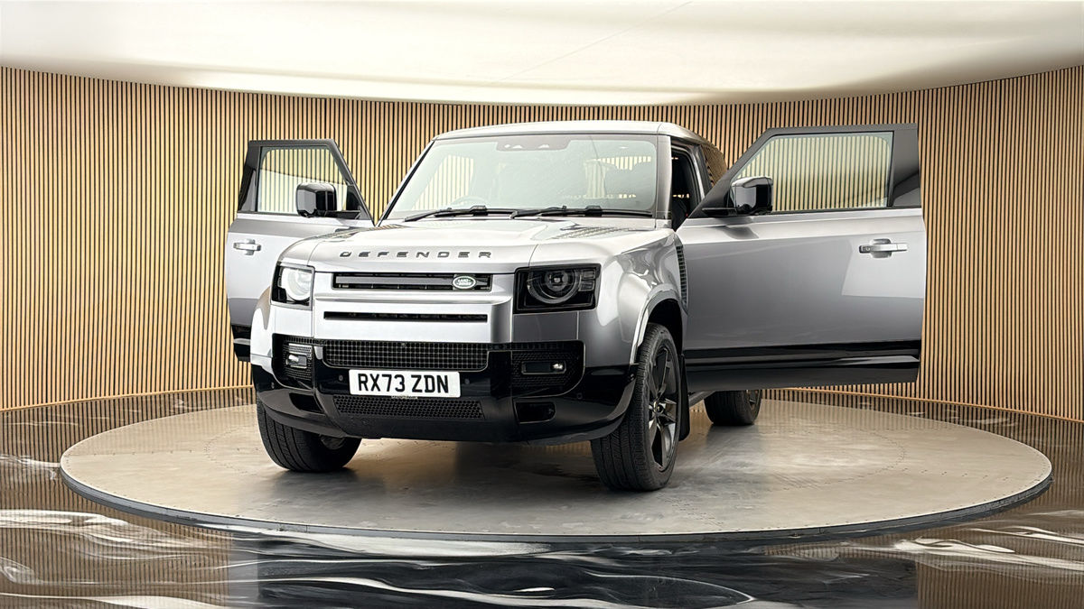 More views of Land Rover Defender 90