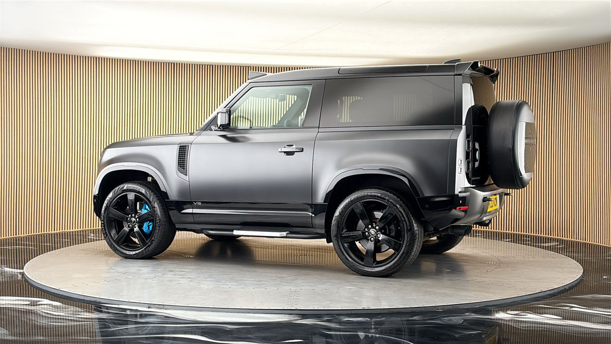 More views of Land Rover Defender 90