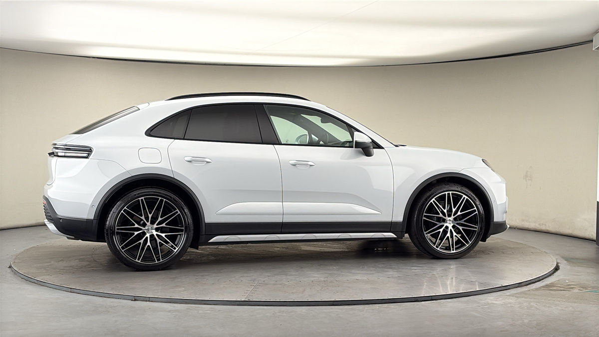 More views of Porsche Macan