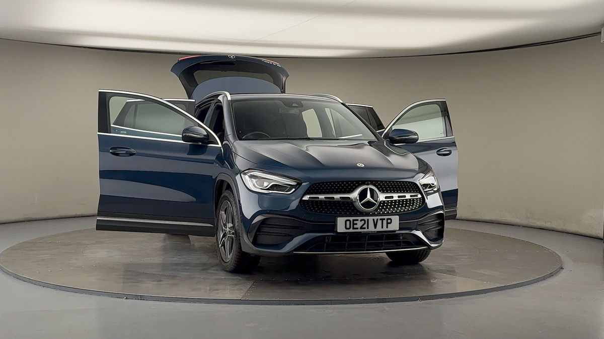 More views of Mercedes-Benz GLA
