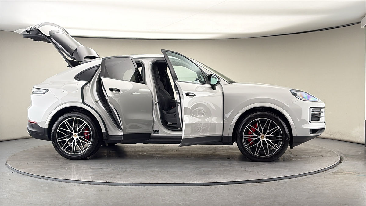 More views of Porsche Cayenne