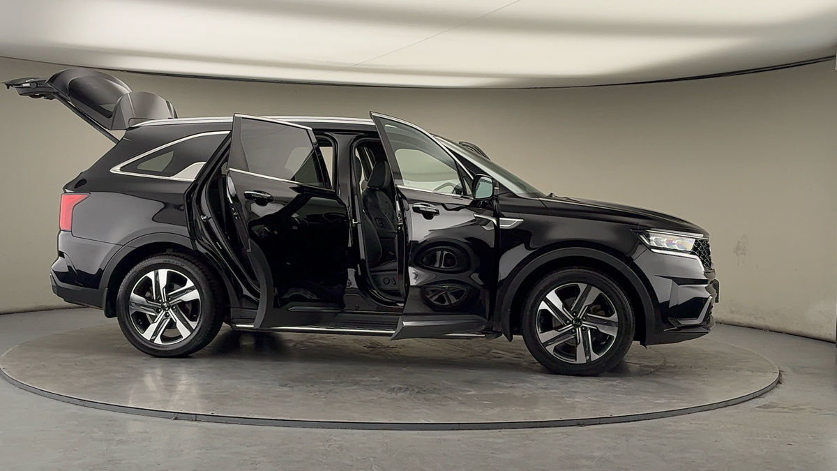 More views of Kia Sorento