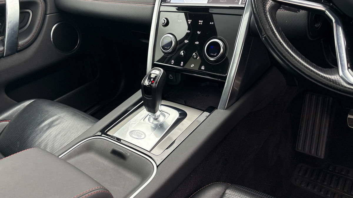 Land Rover Discovery Sport Image 18