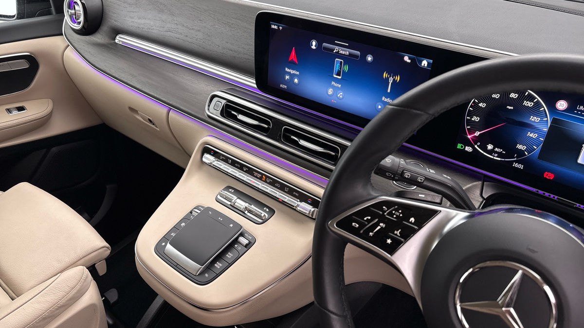 Mercedes-Benz V Class Image 18