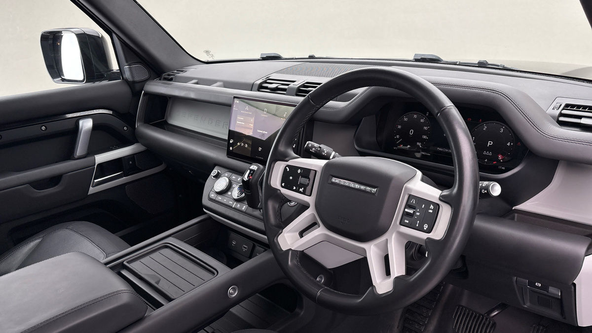 Land Rover Defender 90 Image 5
