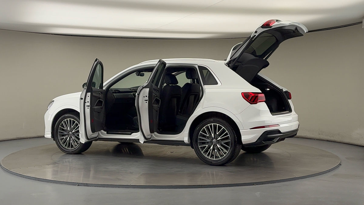 More views of Audi Q3